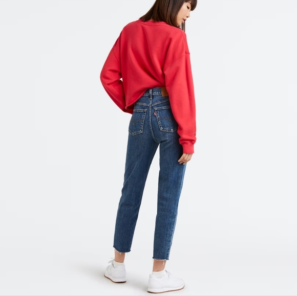 Levi's HIGH WAISTED MOM WOMEN'S JEANS SIZE 31 - Picture 2 of 9